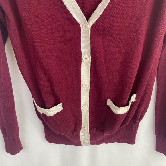 2 for 10$ Bundle || Varsity V Neck Cardigan - Picture 4 of 7